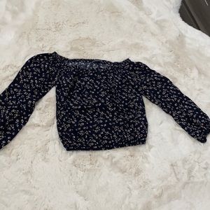 Brandy Melville off the shoulder shirt